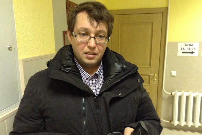 «Один бил ногами, другой снимал на камеру»: за что напали на оппозиционного адвоката