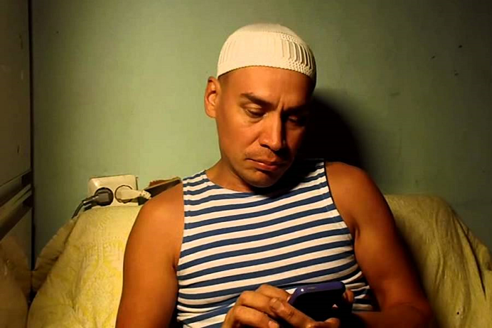 «Скрывается от тюрьмы на виду у всего города»: краткая биография «гееборца» Тимура Исаева