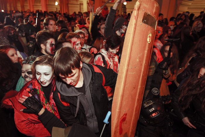 &#171;Снимите ваши чертовы костюмы&#187;: что пользователи соцсетей писали о праздновании Хеллоуина в день траура