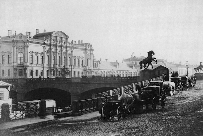 Чем пах и как звучал Петербург в старину