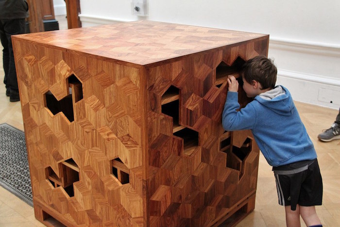 Эрмитаж, «Эрарта» и Музей стрит-арта — о том, зачем и как рассказывать детям про Фабра, Павленского и другое современное искусство