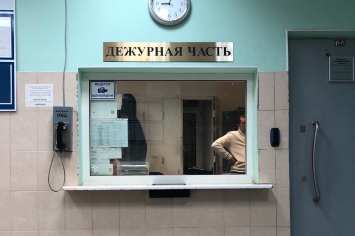 Блогер Илья Варламов рассказал, как его задержали во время интервью «РБК». И отпустили через час