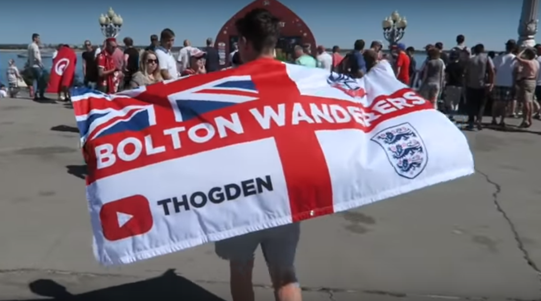 Футбольные хулиганы, ненависть к англичанам и невкусная еда: блогер из Англии, приехавший на ЧМ, записал ролик про 10 мифов о России