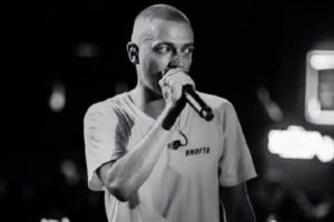 Евгения Чудновец пожаловалась в Роскомнадзор на трек Оксимирона «Последний звонок». Активистка называет песню причиной нападения в Керчи