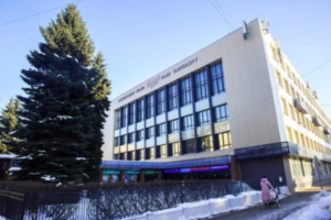 Суд Петербурга временно вернул аккредитацию факультету ИТМО. Мать студента подала иск к Рособрнадзору