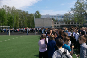 В Петербурге эвакуировали университет им. Бонч-Бруевича, порт, школы, колледжи и несколько ТРК. «Минеры» представляются «воинами ИГИЛ», пишет «Фонтанка»