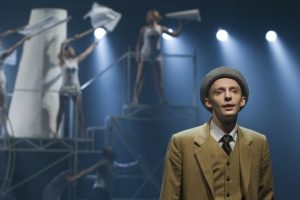 Актера Илью Деля уволили из Александринского театра. Он участвовал в пикетах в поддержку фигурантов «московского дела». Обновлено