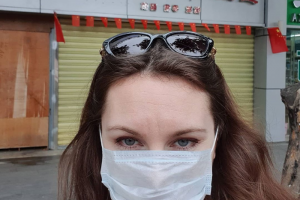 Главный санитарный врач Петербурга через суд потребовала госпитализировать девушку, сбежавшую из-под коронавирусного карантина. Ей отказали