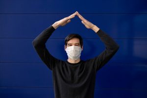 Посмотрите Science Bar Hopping Online. За один вечер десять известных ученых расскажут, как пандемия изменила нашу жизнь