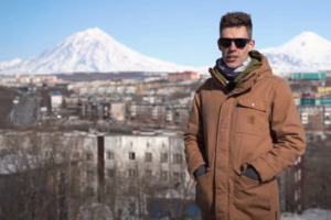 Юрий Дудь выпустил двухчасовой фильм про Камчатку — «полуостров, про который забыли»