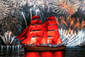 Праздник «Алые паруса» посетили почти 40 тысяч выпускников