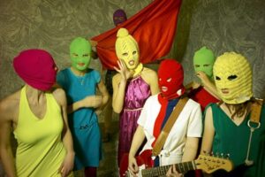 ❗️ В реестр иноагентов внесли писателя Шендеровича, главреда «Холода», участниц Pussy Riot и еще четырех человек