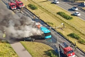 В Петербурге в четвертый раз за лето загорелся пассажирский автобус — что нужно знать. Обновлено