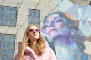 СПбГУ поздравил с победой студенток журфака, которые спели на КВН про «иноагентов»