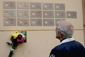 Смольный так и не определил порядок установки табличек «Последнего адреса». Работать над этим начали три года назад