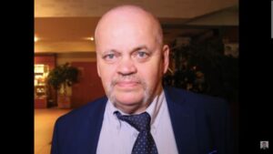 Политологу Евгению Бестужеву продлили арест еще на полгода. У него серьезные проблемы со здоровьем