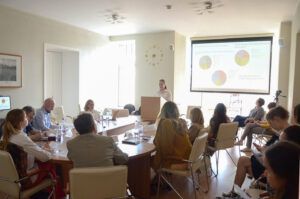 Студентам журфака СПбГУ всё еще удается писать о протестах и «иноагентах». Читайте, как война повлияла на темы дипломов и много ли в них «СВО»