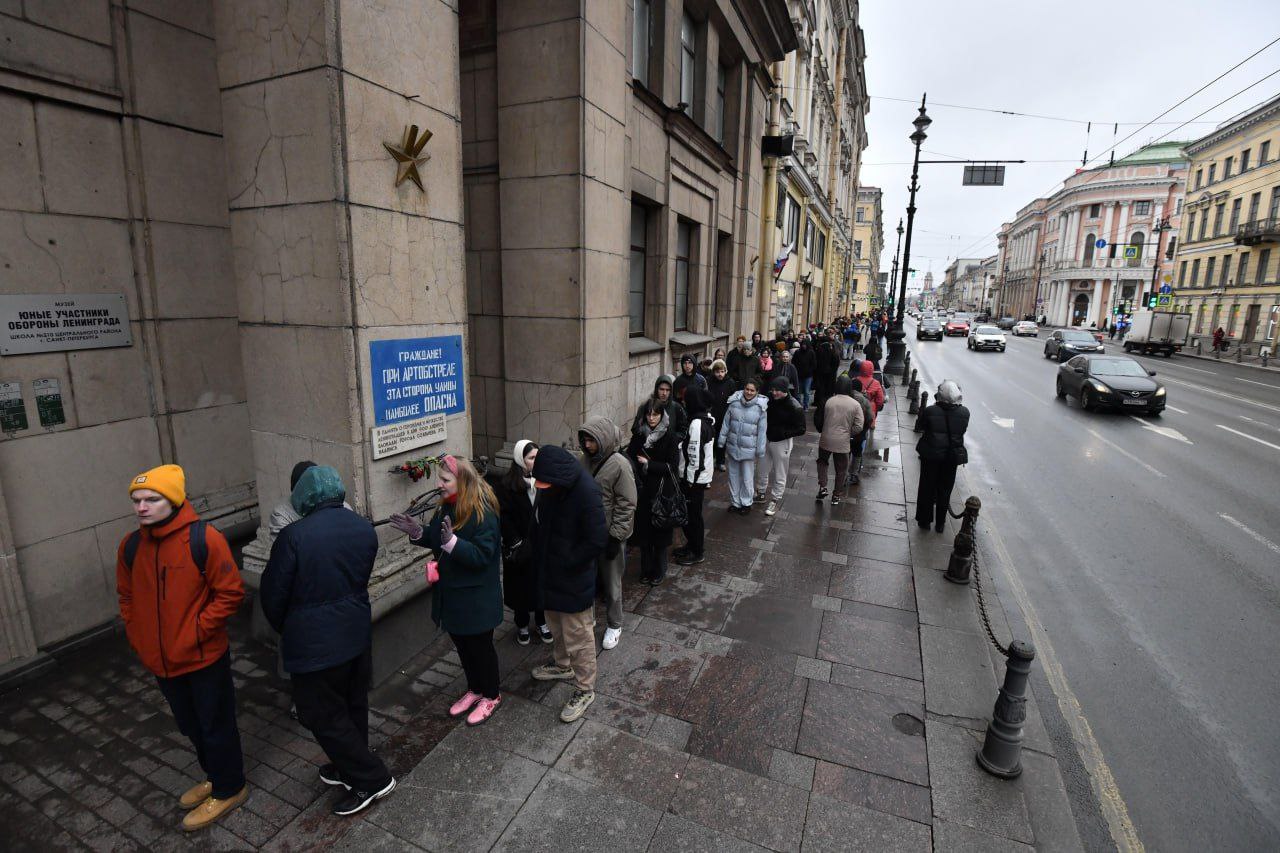 Фото: «Бумага», читатели «Бумаги»