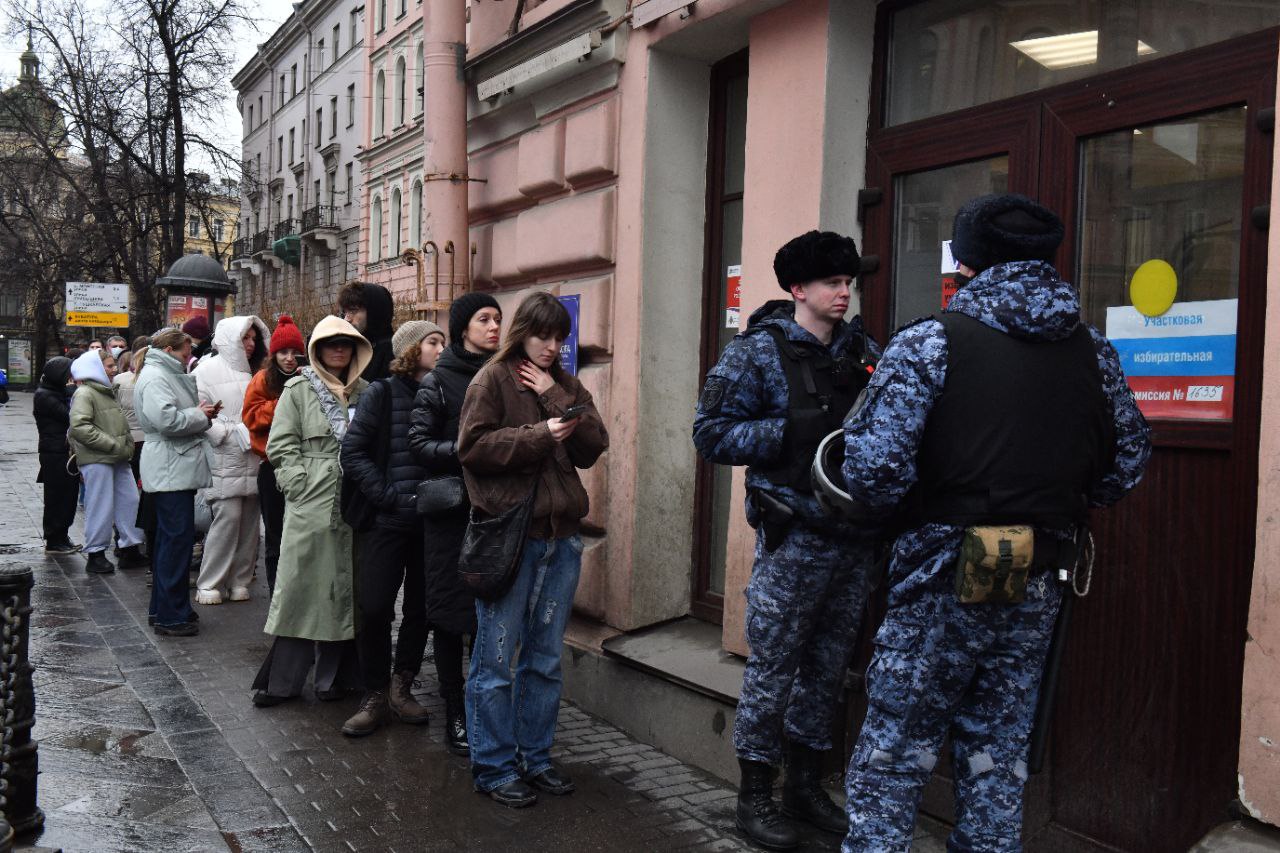 Фото: «Бумага», читатели «Бумаги»