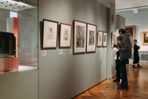 Эрмитаж может отменить фотосессии в случае «злоупотреблений» этой услугой