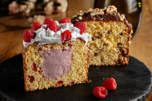 Где купить куличи, сколько они стоят и какие необычные варианты предлагают петербургские пекари? От «дубайских» куличей до панеттоне