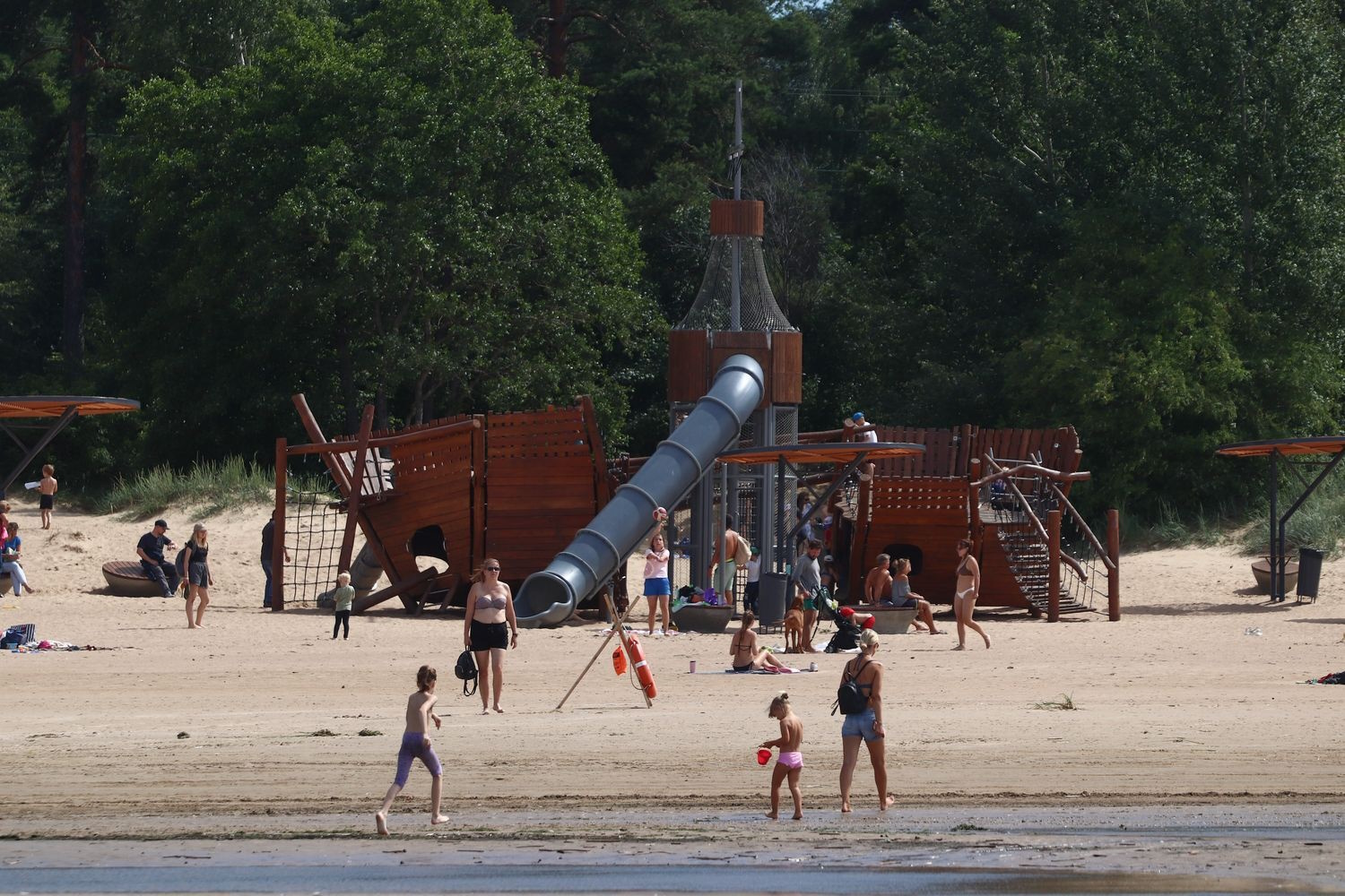 Сестрорецкий пляж. Фото: «Бумага»