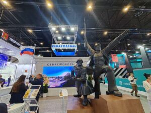 Главное о первом дне ПМЭФ-2025. Отключение интернета, «трансляция социального оптимизма» и неинклюзивность