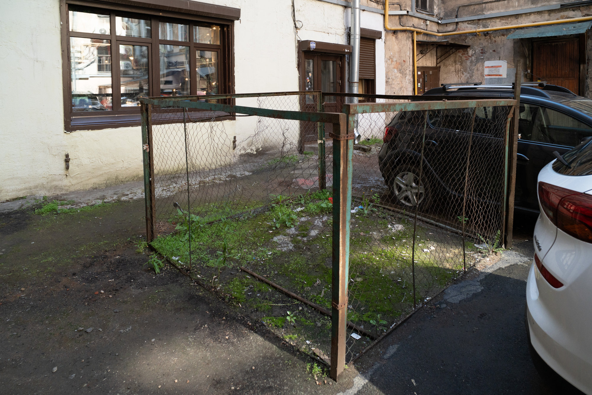 Подвесной двор на 9‑й Советской улице, 11‑13. Фото: «Бумага»