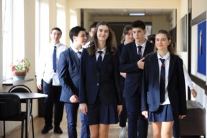 Школьные формы возвращаются в Грузию. Пока в тестовом режиме