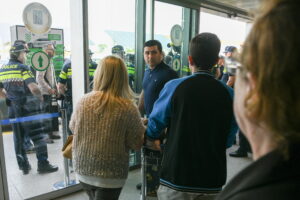 Как иностранцев выдворяют из Грузии? Трое россиян рассказали о схеме департамента миграции с обысками по выдуманным обстоятельствам 