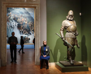 Русский музей — самый посещаемый в России. Как устроены хитовые ретроспективы Куинджи, Сурикова и других мастеров? И почему их все равно критикуют?